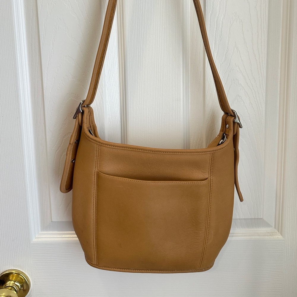 Vintage Coach Leather Handbag Shoulder Bag with Hanging Tag